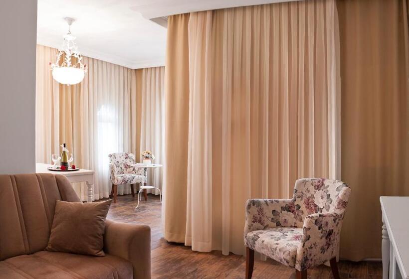 Люкс, Olbios Marina Resort