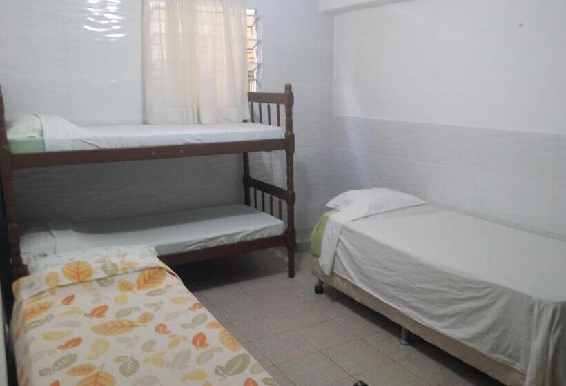 Номер Стандарт Четырехместный Совместный Санузел, Beira Mar Hostel