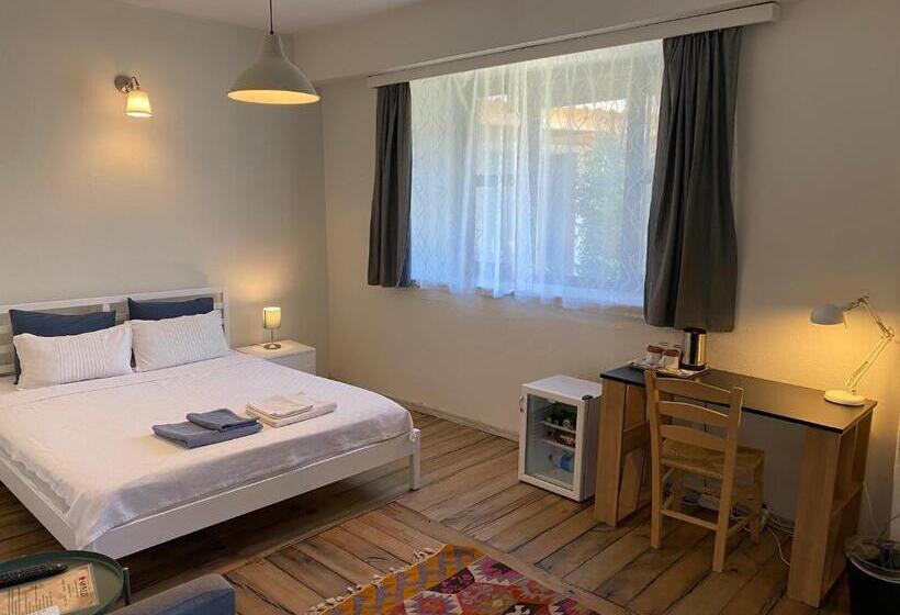 디럭스 패밀리 룸, Attalos Suites