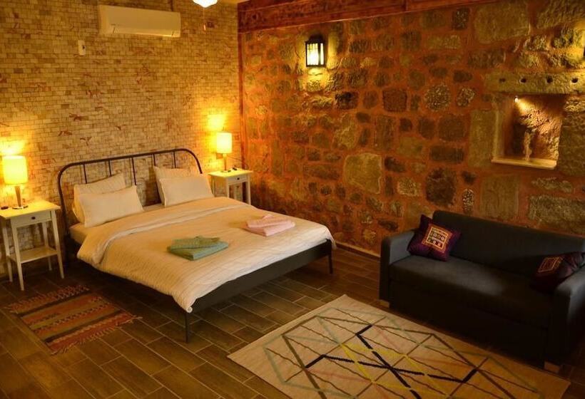 디럭스 룸, Attalos Suites
