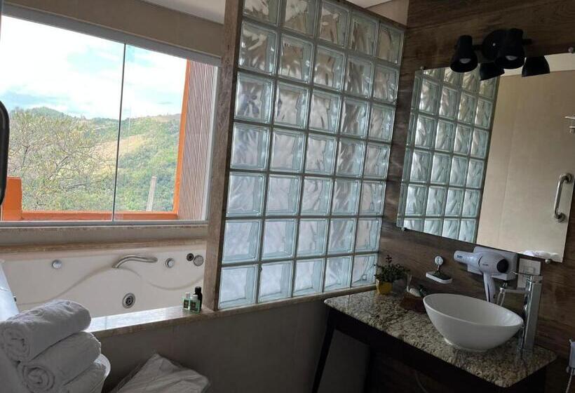 디럭스 룸, Pousada Shangri La