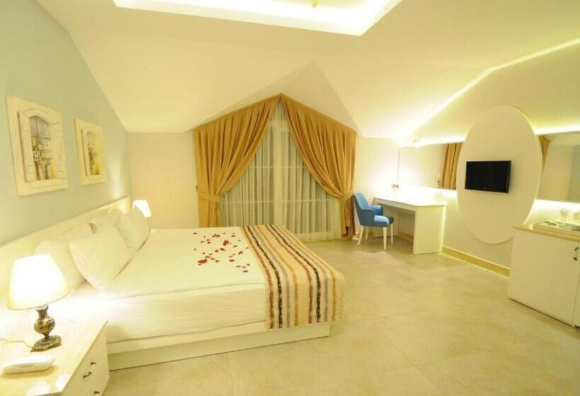 Номер Deluxe, Sea Breeze Hotel And Apartments