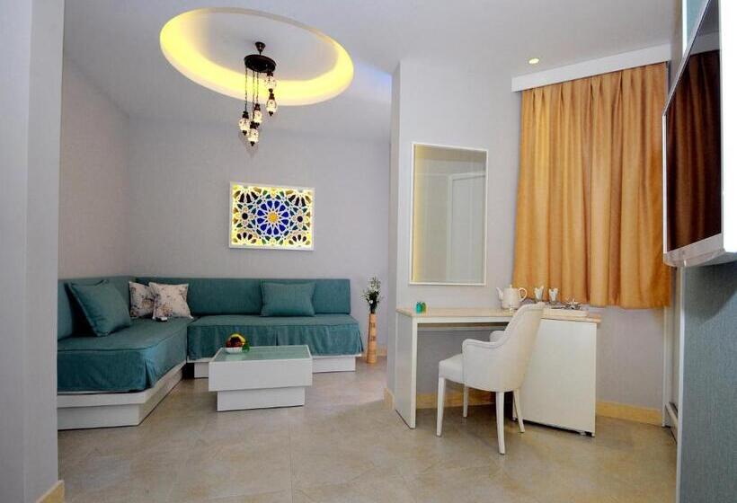 Люкс, Sea Breeze Hotel And Apartments