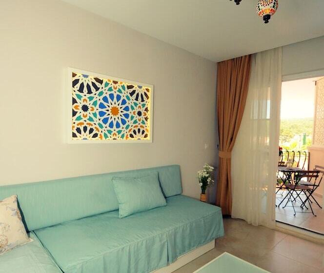 Люкс, Sea Breeze Hotel And Apartments