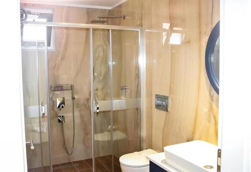 Апартаменты Deluxe 1 Спальня, Sea Breeze Hotel And Apartments