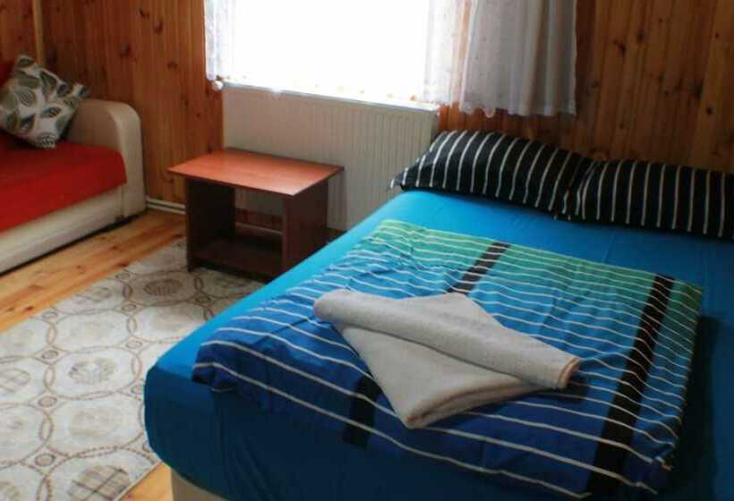 标准三人间, Uzungol Motel