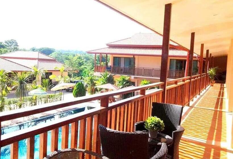Трехместный Номер Стандарт Вид на Бассейн, Siam Tara Resort Chiangkhong