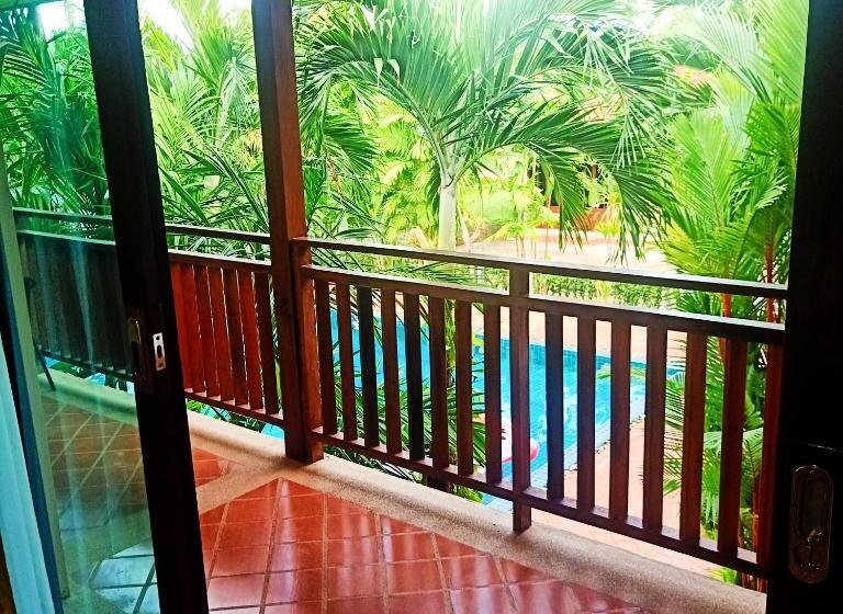 Трехместный Номер Стандарт Вид на Бассейн, Siam Tara Resort Chiangkhong
