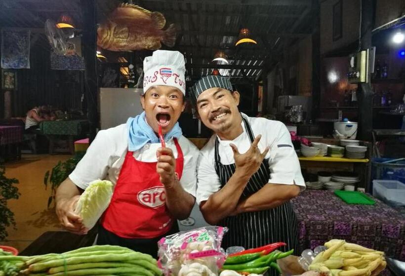 Номер Superior, Pp Red Tuna Hut