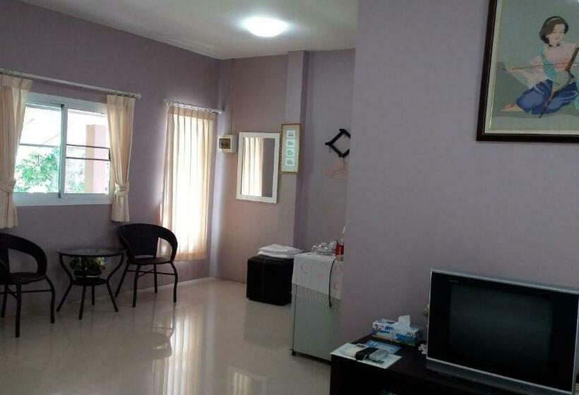 Номер Стандарт Вид на Сад, Bansuanrachawadee B&b