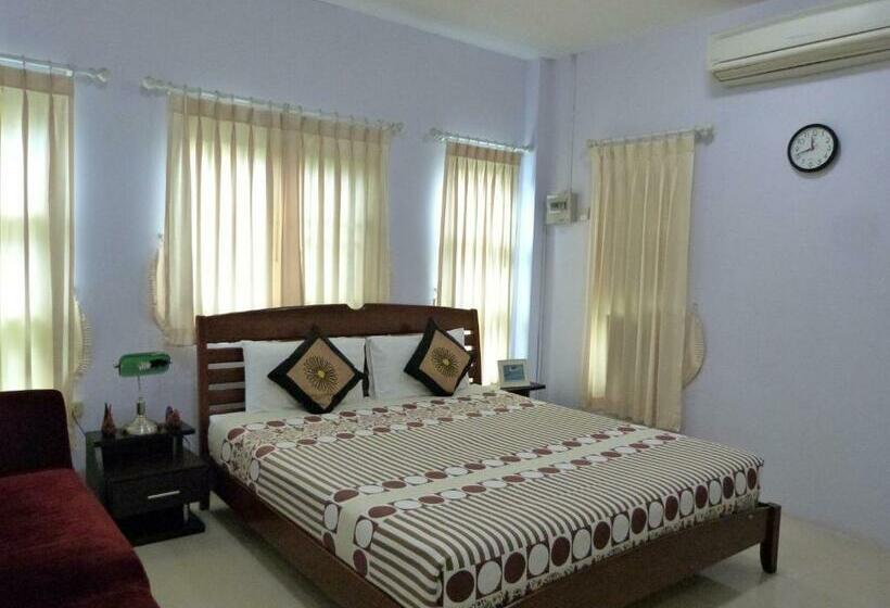 Номер Стандарт Вид на Сад, Bansuanrachawadee B&b