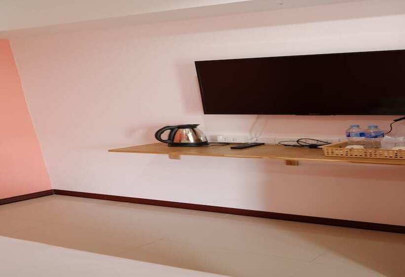 اتاق لوکس با بالکن, Chinda Boutique