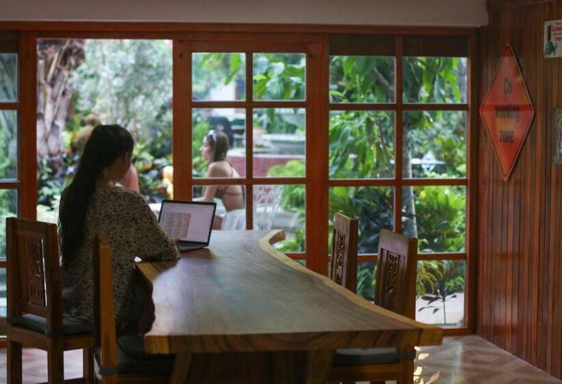 Номер Стандарт Вид на Бассейн, Namphung Phuket Boutique Resort