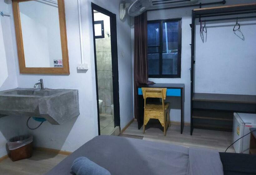 חדר סטנדרט, 9 Hostel