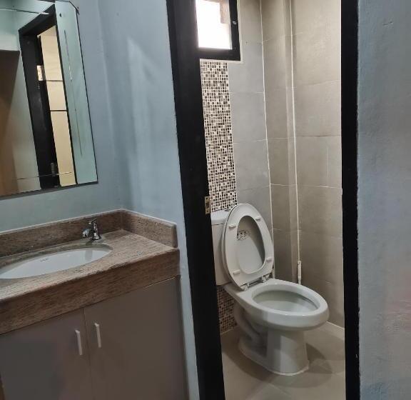 חדר דלוקס עם מיטת קינג, 9 Hostel