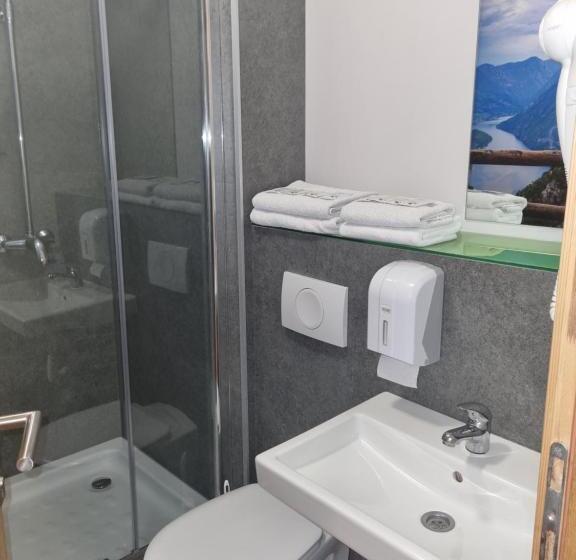 اتاق استاندارد با چشم‌انداز, B&b Botel Charlie