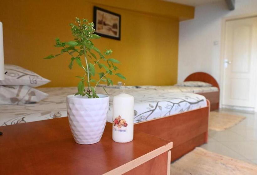 اتاق استاندارد سه نفره, Apartments Imper   Imd