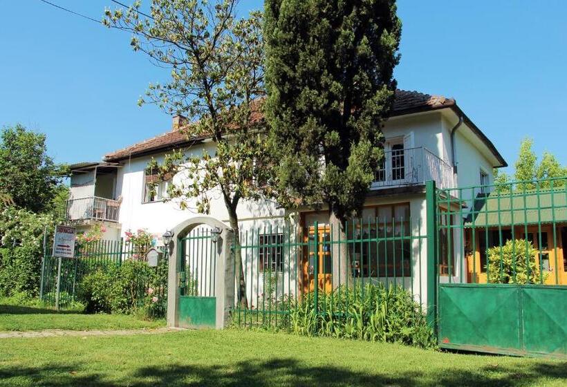 اتاق استاندارد یک نفره, Sobe Zeravica Sremski Karlovci