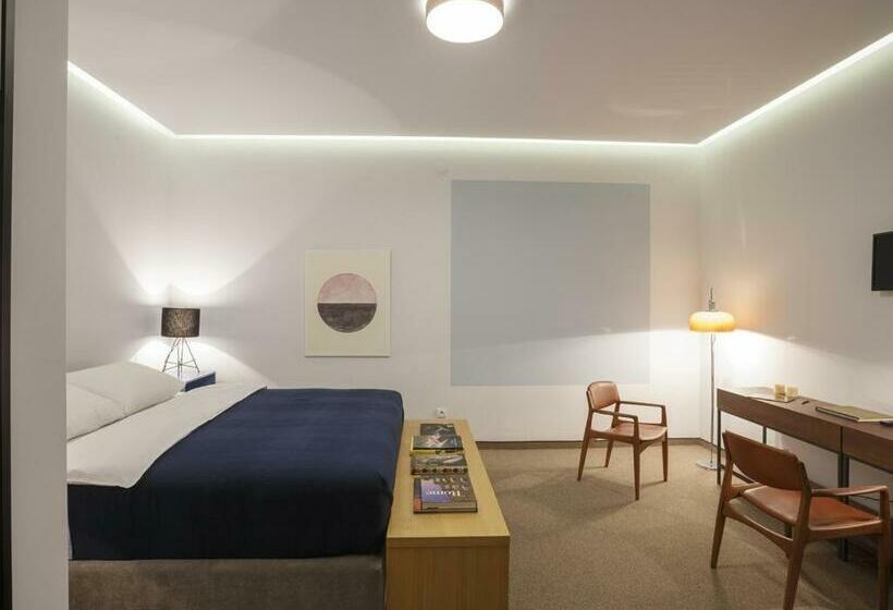 이코노미 룸, Savamala B&b