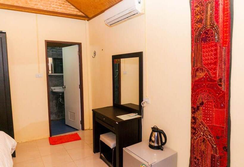 Бунгало Deluxe, Isara Lanta Beach Resort