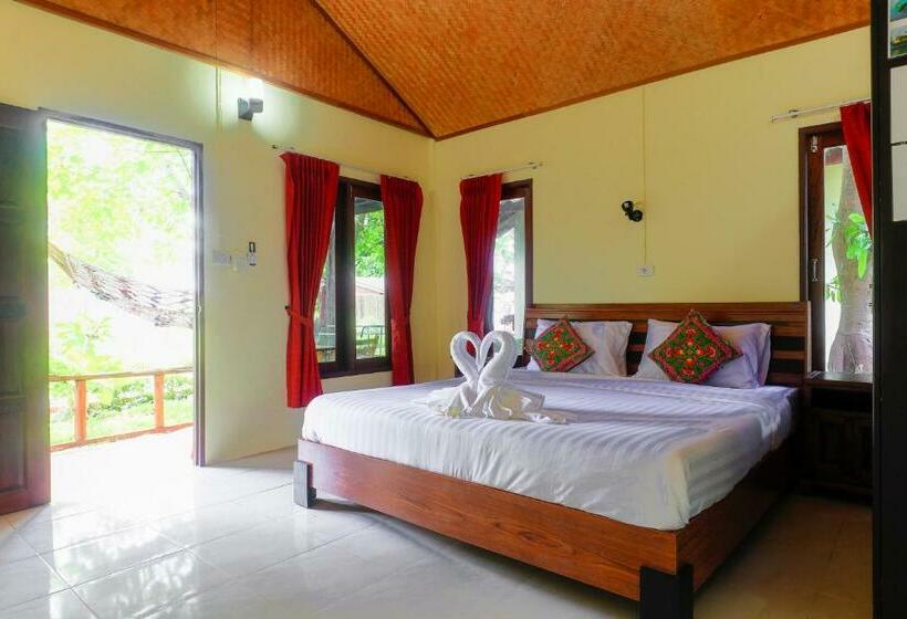 Бунгало Deluxe, Isara Lanta Beach Resort