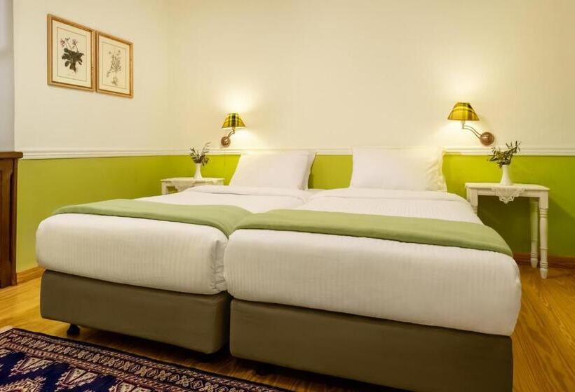 Family Suite, Archontiko Parnassus Dadi