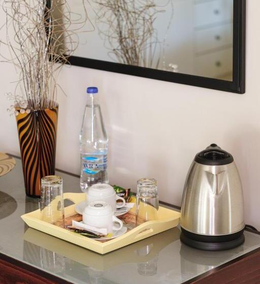 Economy Triple Room, Sourediko
