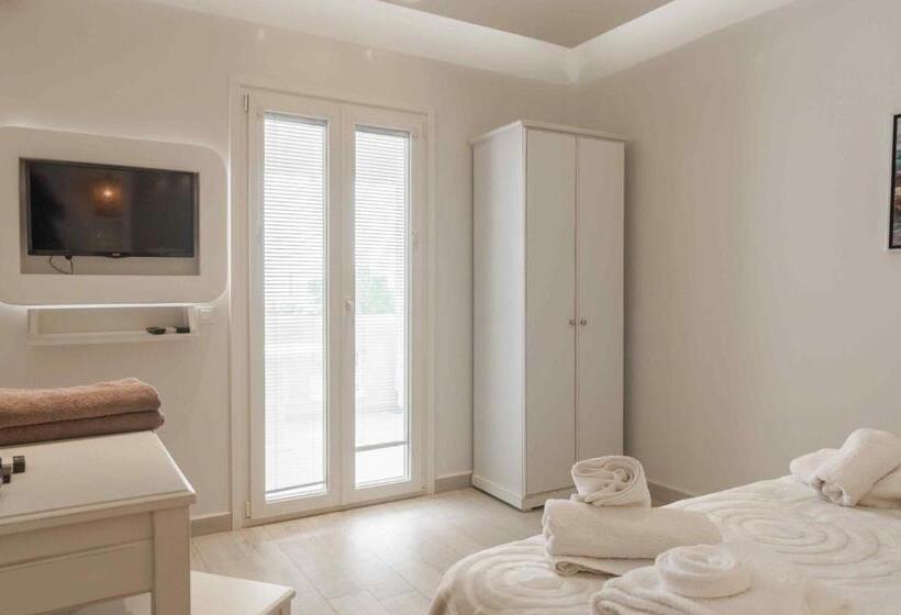 2 Bedrooms Suite Sea View, Villa Adriana