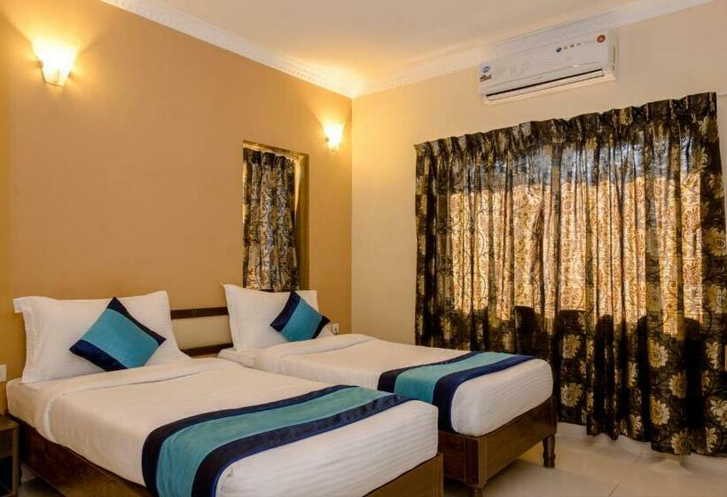 Номер Executive, Rendezvous Beach Resort Panjim