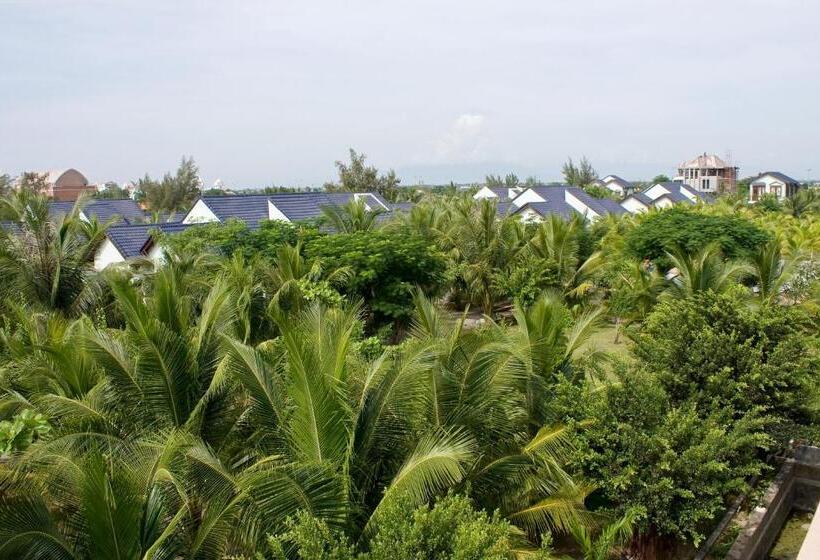 سوئیت جونیور با چشم‌انداز باغ, Gold Rooster Resort