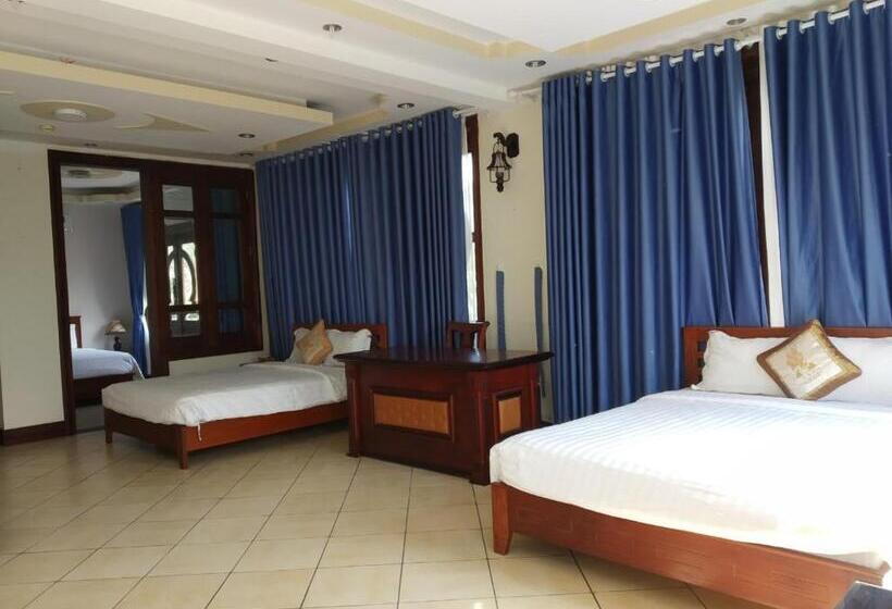 اتاق خانوادگی با چشم‌انداز باغ, Gold Rooster Resort