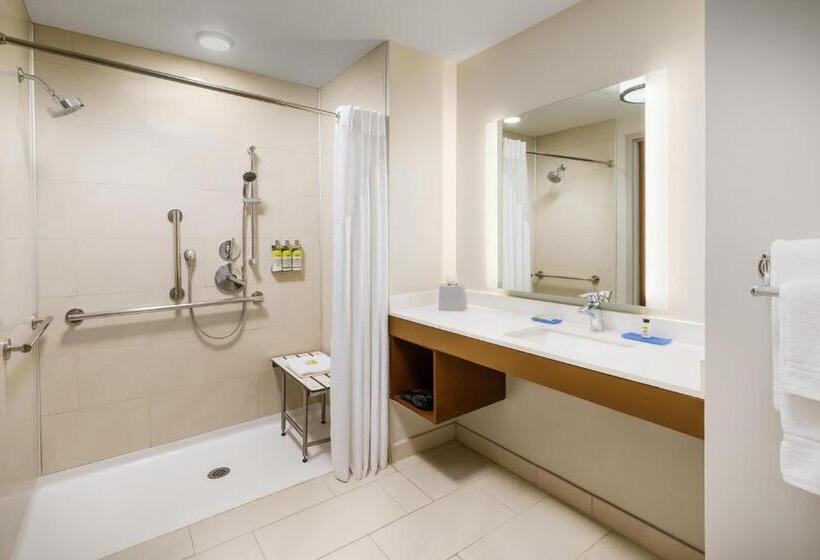适合残疾人士使用的套间, Holiday Inn Express & Suites Oakhurst Yosemite Park Area, An Ihg