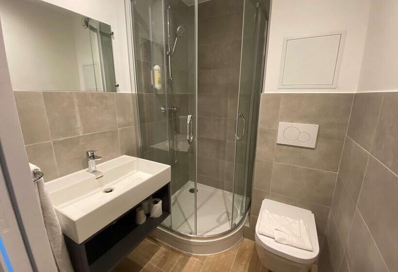 Номер Стандарт, Kyriad Direct Orleans   La Chapelle St Mesmin