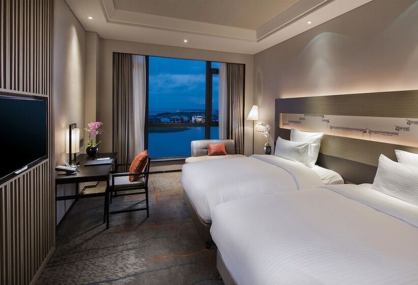Номер Deluxe Вид на Озеро, Pullman Hefei Sunac