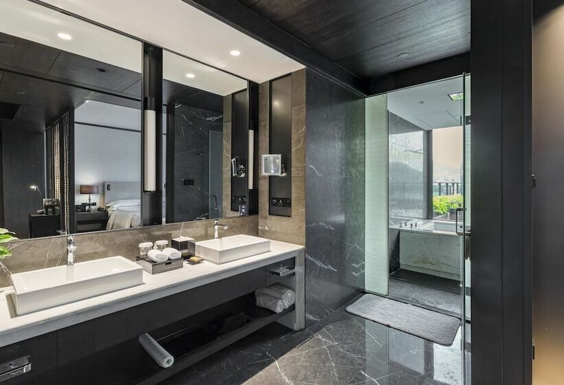 Номер Executive, Hilton Ningbo Dongqian Lake