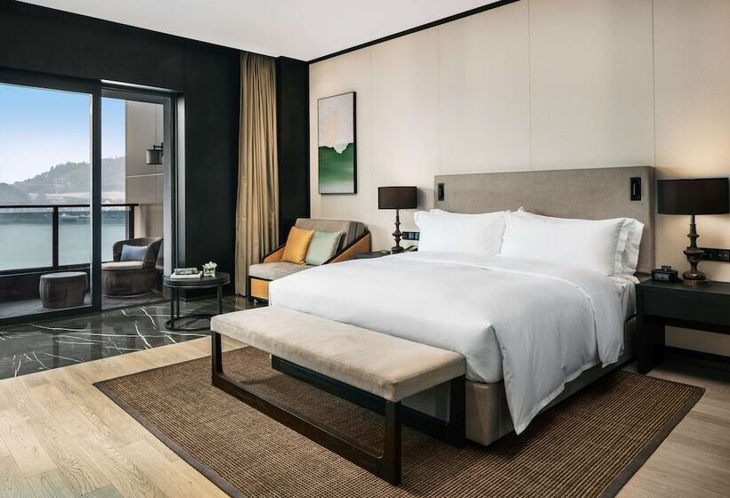 Номер Executive, Hilton Ningbo Dongqian Lake