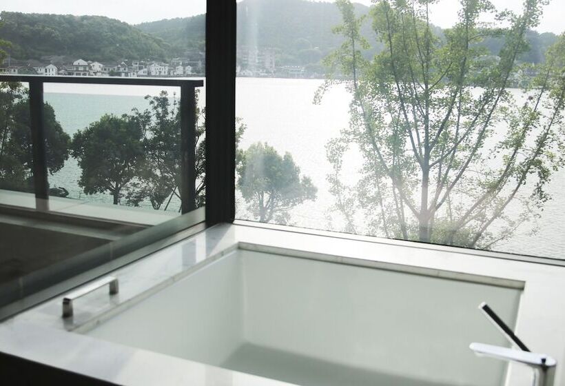 Номер Executive, Hilton Ningbo Dongqian Lake