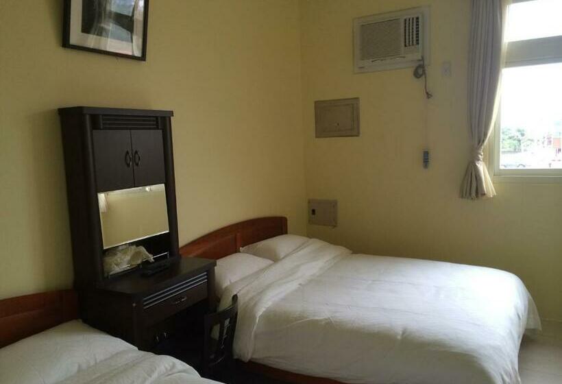 اتاق استاندارد چهار تخته, Dragon House B&b