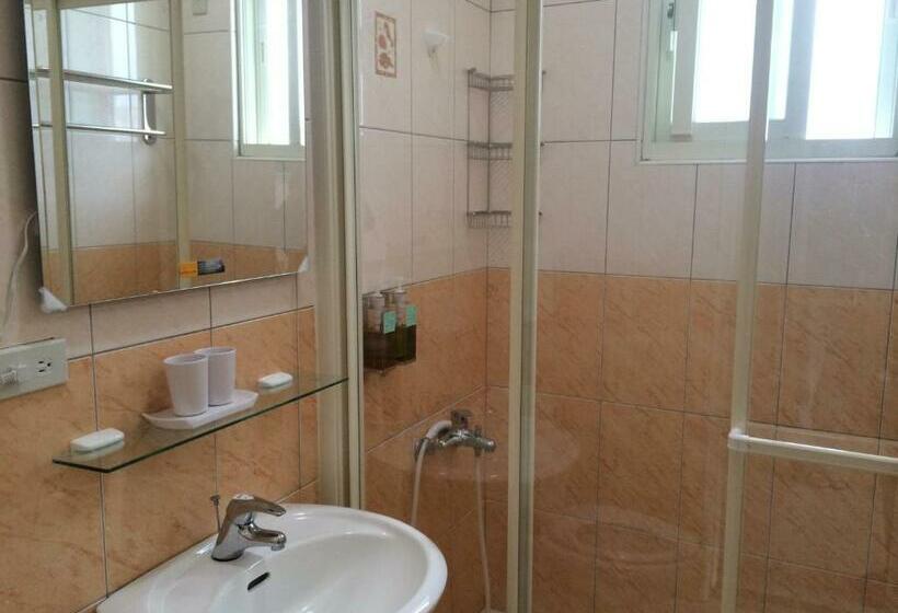 اتاق استاندارد, Dragon House B&b