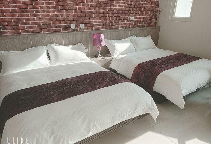 اتاق استاندارد چهارنفره با بالکن, Happy Life B&b