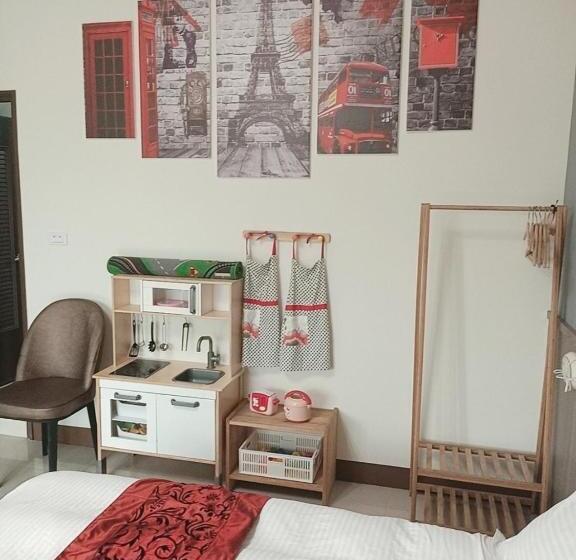 اتاق استاندارد چهارنفره با بالکن, Happy Life B&b
