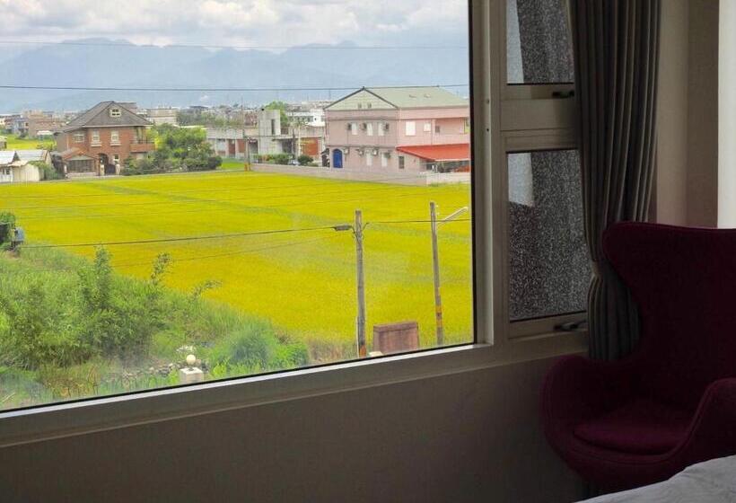 سوییت خانوادگی, I Leisure B&b