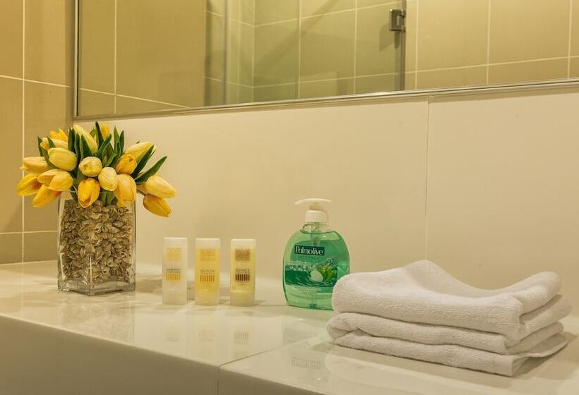 Люкс Кровать Кинг, Luxfort 118 Service Suites