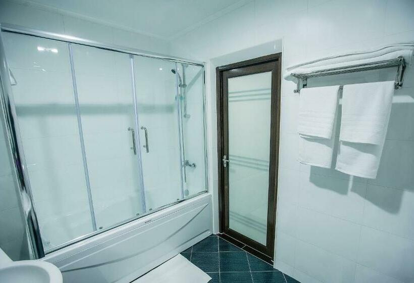 سوییت لوکس, Aria Hotel Chisinau