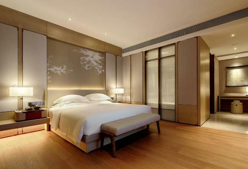 Номер Executive Кровать Кинг, Dongguan Dongcheng International Hotel   Free Shuttle Bus To Canton Fair Exhibition Center During Ca
