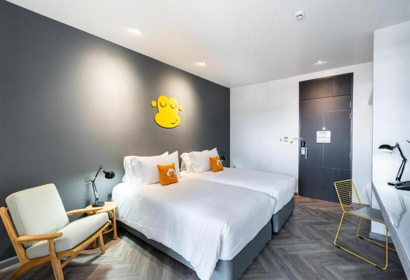 디럭스 룸, Newly Opened   Blu Monkey Hub And Hotel Krabi Town
