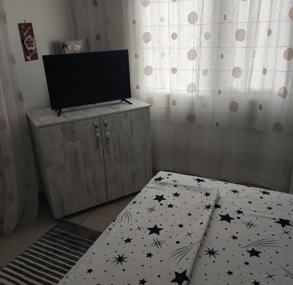 Номер Стандарт, La Prietenicu
