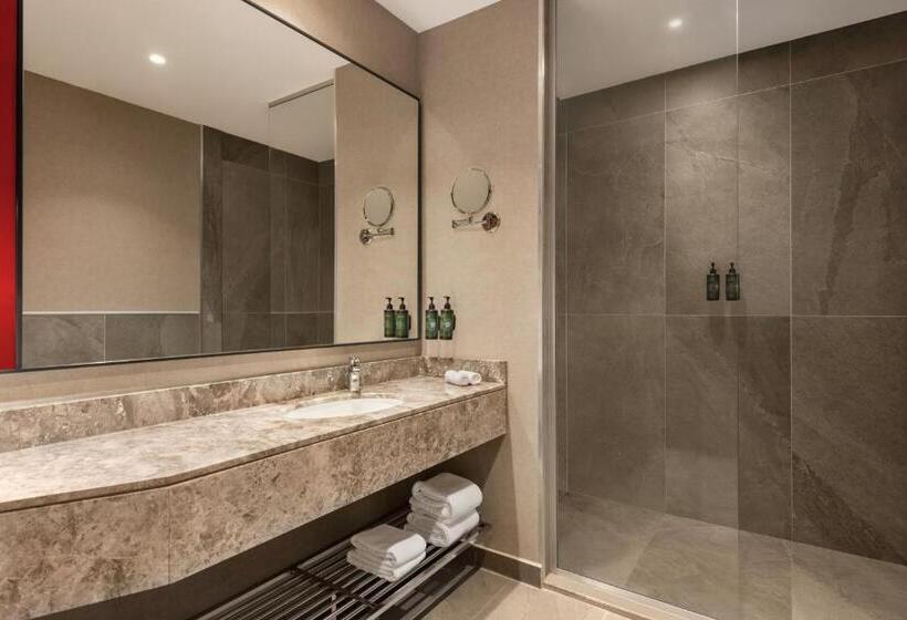 스탠다드 룸 킹사이즈 침대, Ramada Encore Al Khobar Corniche