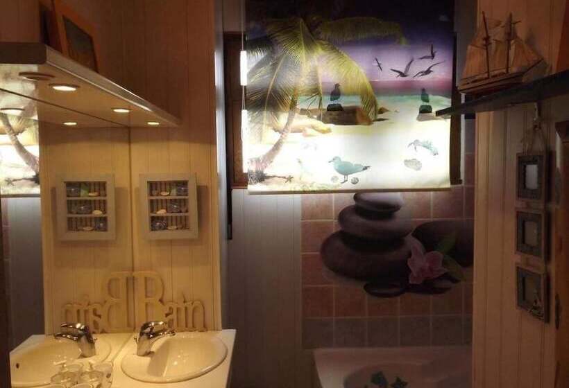 Номер Стандарт Трехместный, Chambres D Hotes La Maison Bleue