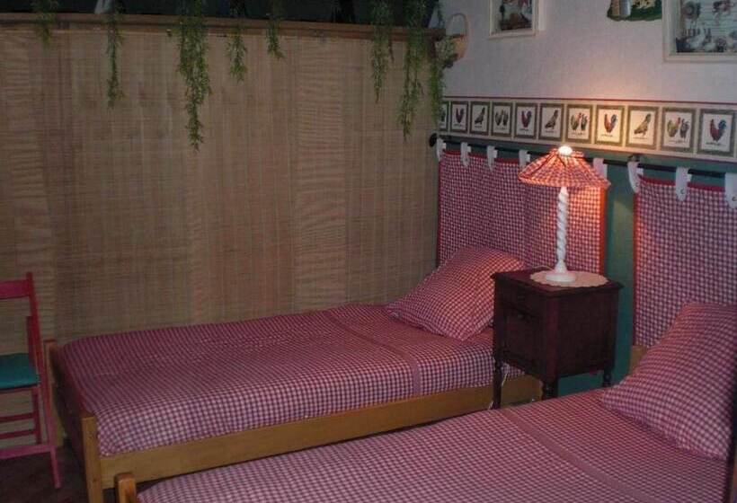 Четырехместный Номер Стандарт, Chambres D Hotes La Maison Bleue